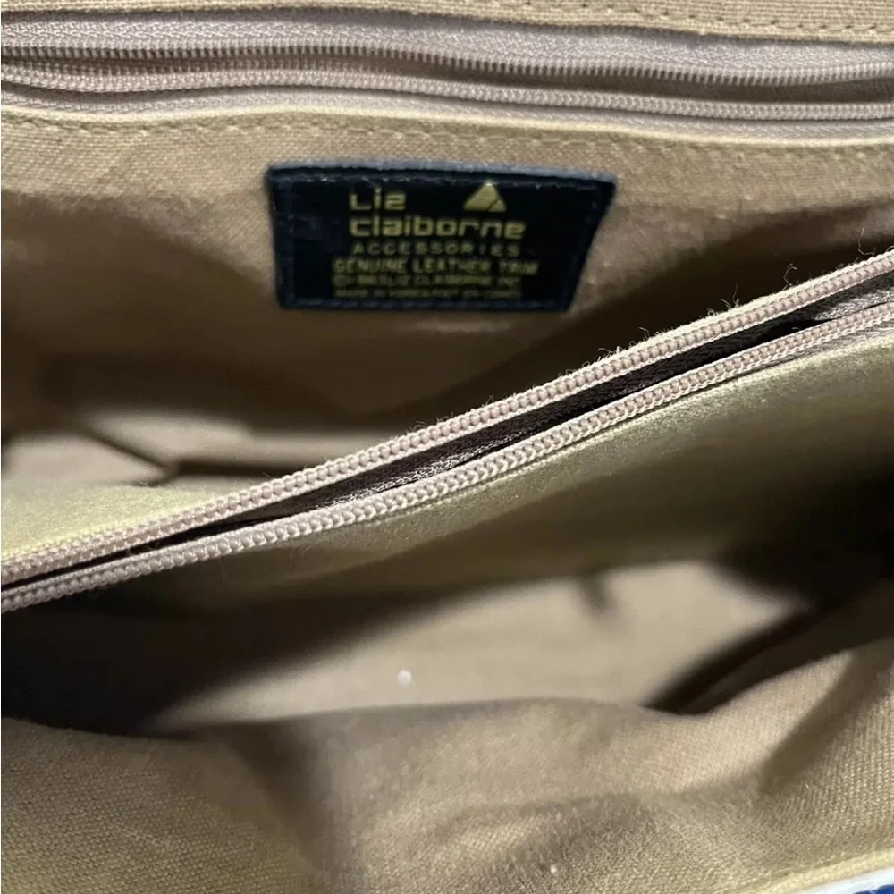 Liz Claiborne Purse Cream Triangle Logo Leather Vinyl Bag Cross Body Vintage 80s